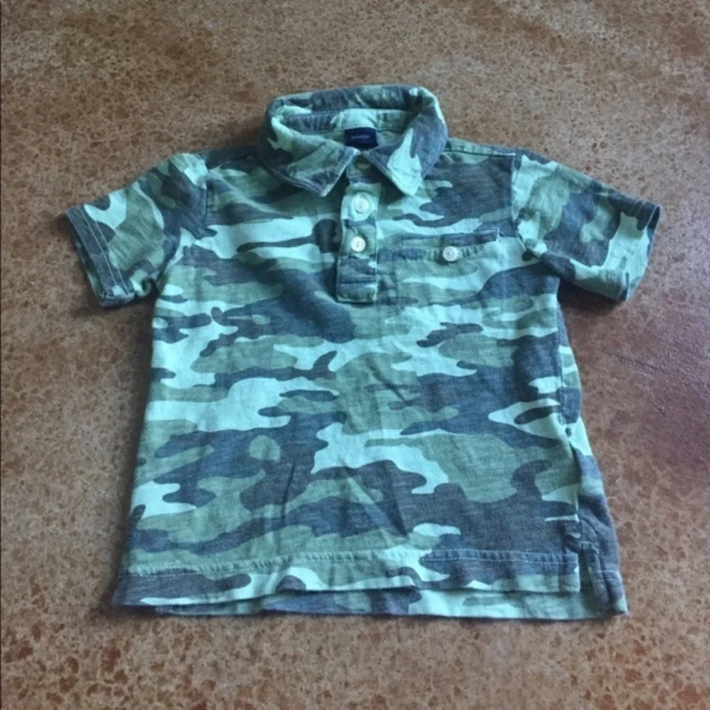 Baby Gap 18-24 mo green camo short sleeve folded collar‎ polo shirt